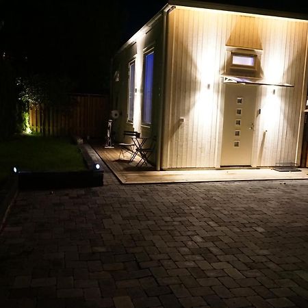 Apartmán Fresh Happy Little House, 35 M2 In Taeby Stockholm Exteriér fotografie