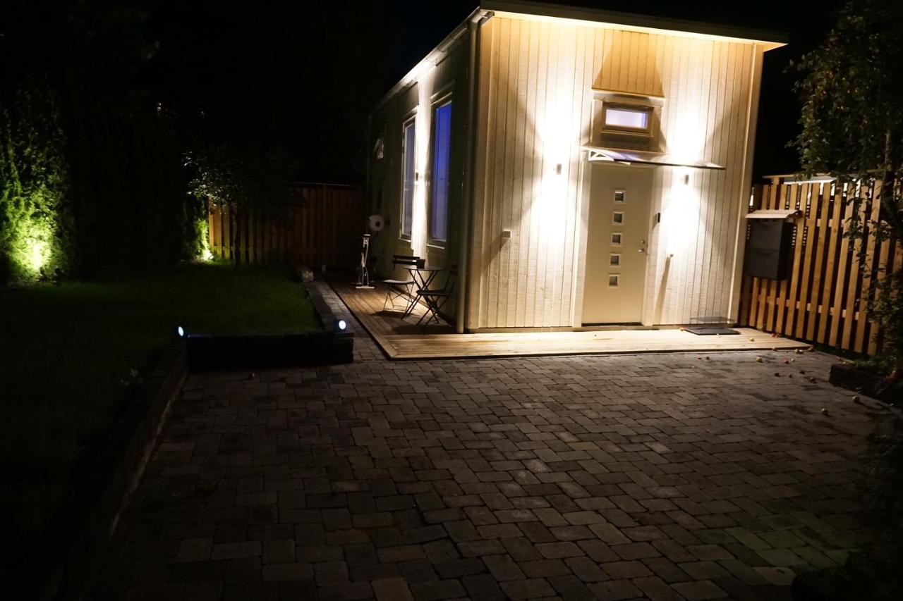 Apartmán Fresh Happy Little House, 35 M2 In Taeby Stockholm Exteriér fotografie